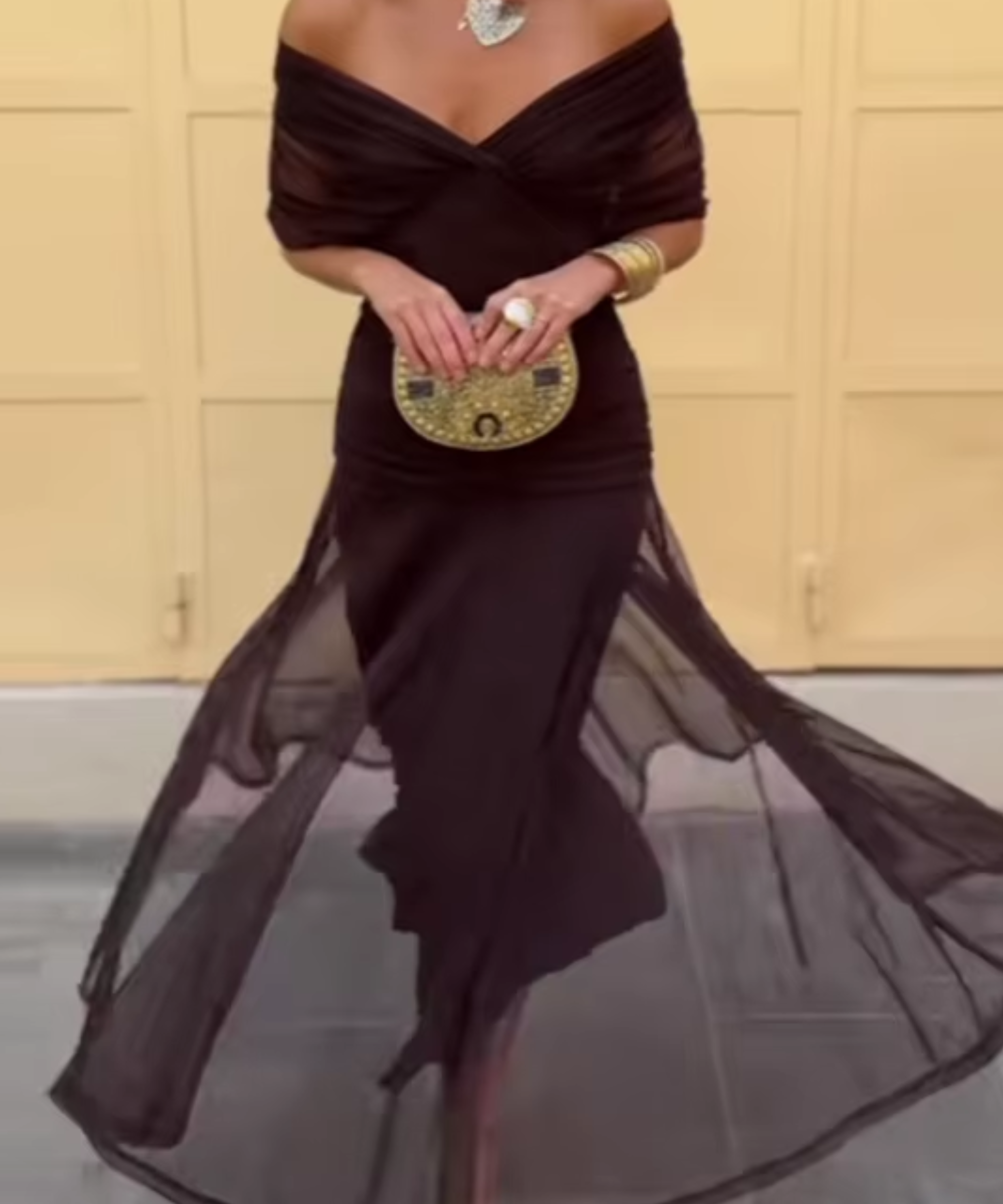 Lujza | Elegant Long V-neck Evening Dress