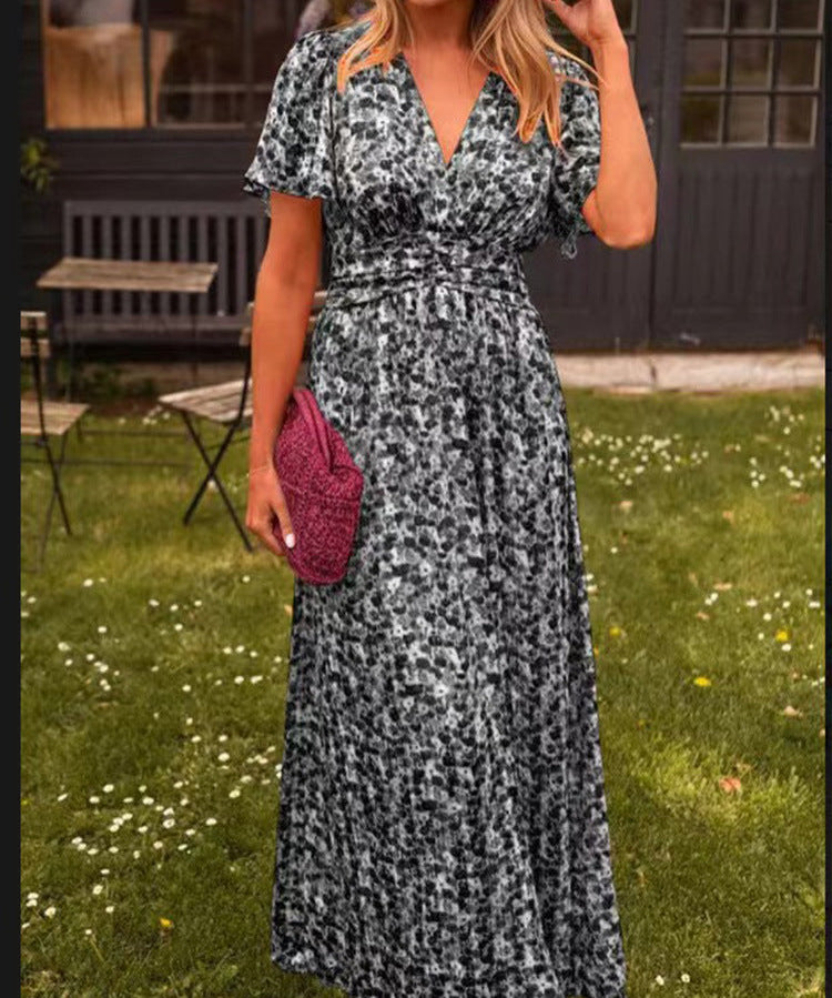Elizabeth – Long, airy dress with a floral pattern